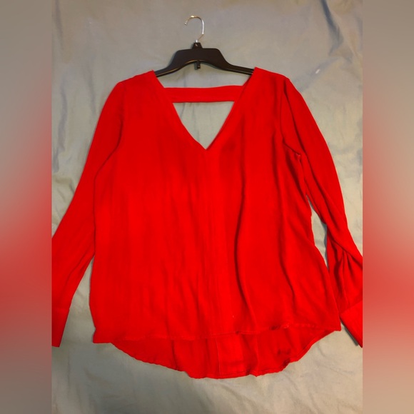 A.N.A A New Approach red blouse v-neck Front and back with cut out size L EUC - Picture 6 of 8